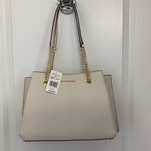 NWT - Michael Kors Pebble Leather “Teagan” Shoulder Bag